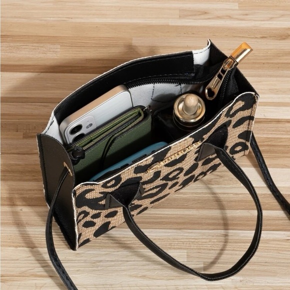 ⚠️Clearance Leopard Print Mini Square Crossbody Bag - Picture 2 of 4